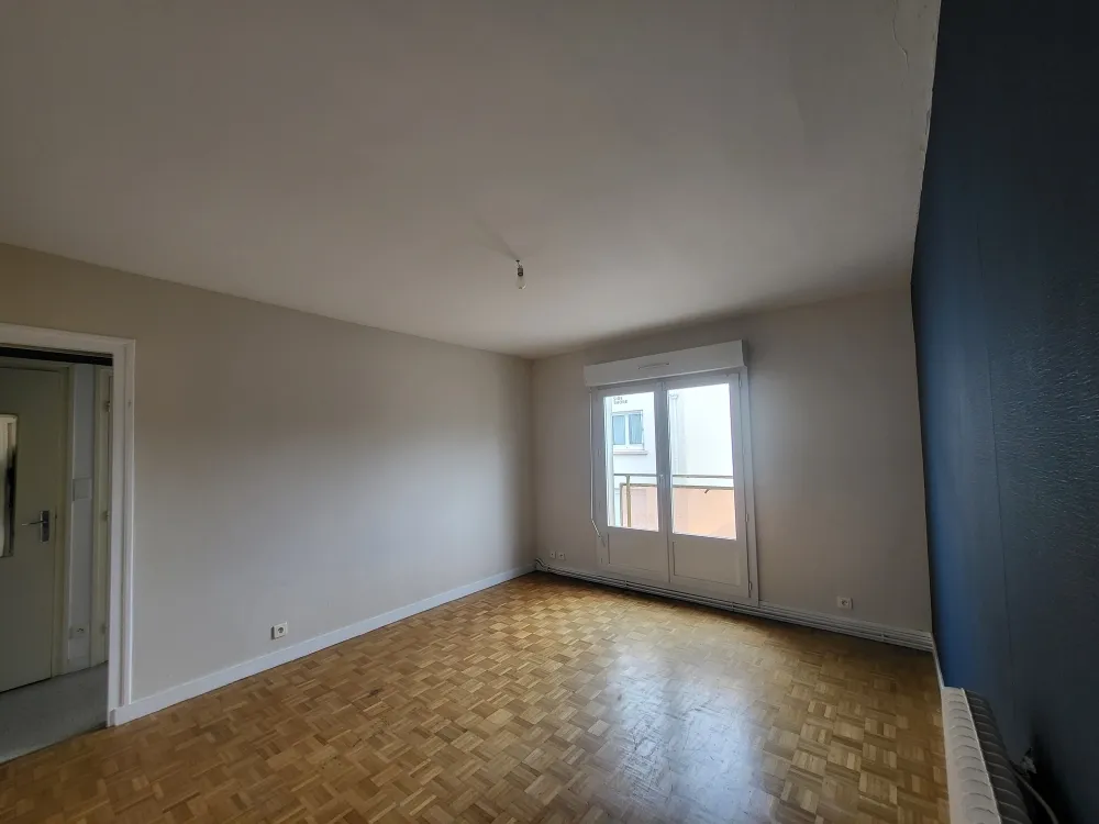 Rooms - 2-Bedroom Apartment in Brest