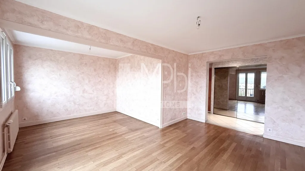 Pièces - Appartement 4 Pièces avec Balcon à Bourg-En-Bresse