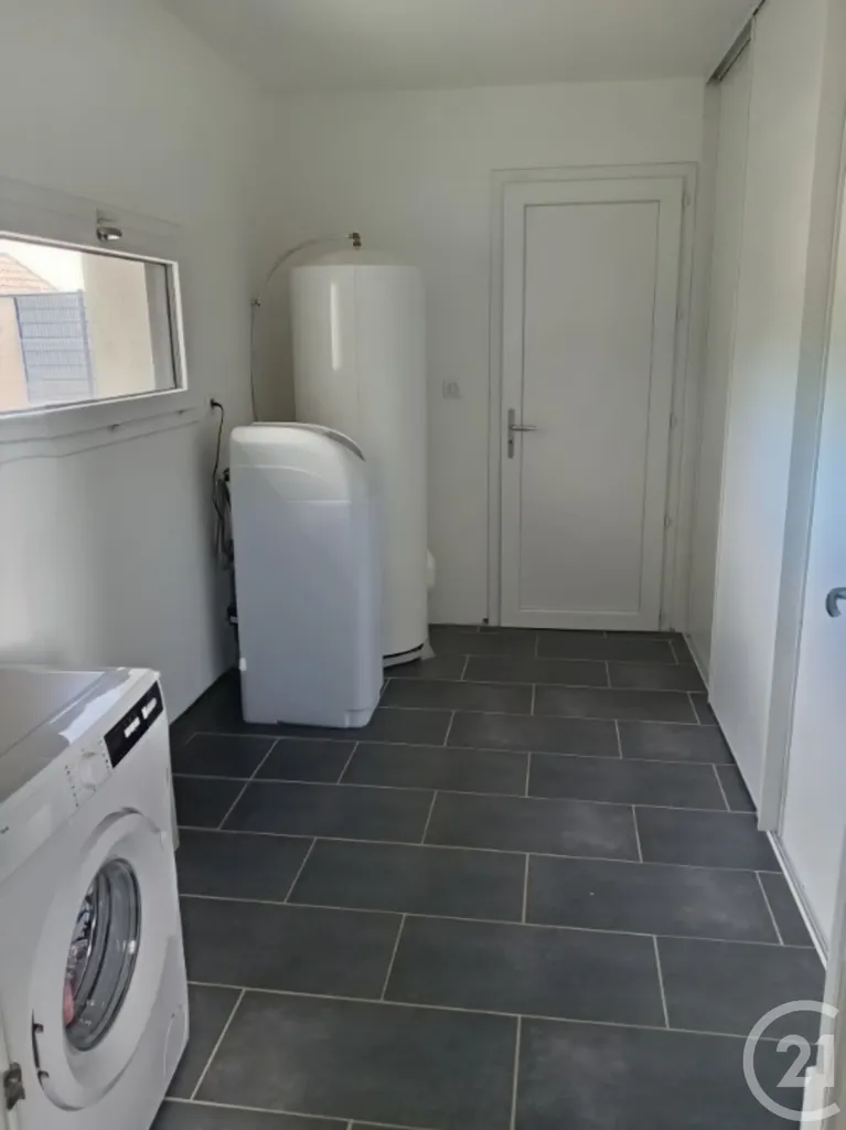 Buanderie - Villa Rénovée avec Piscine à Beffes