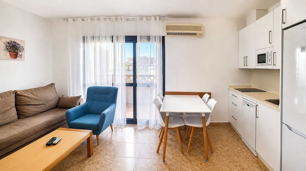 Soggiorno - 1-Bed Apartment with Pool on Avenida Del Decano