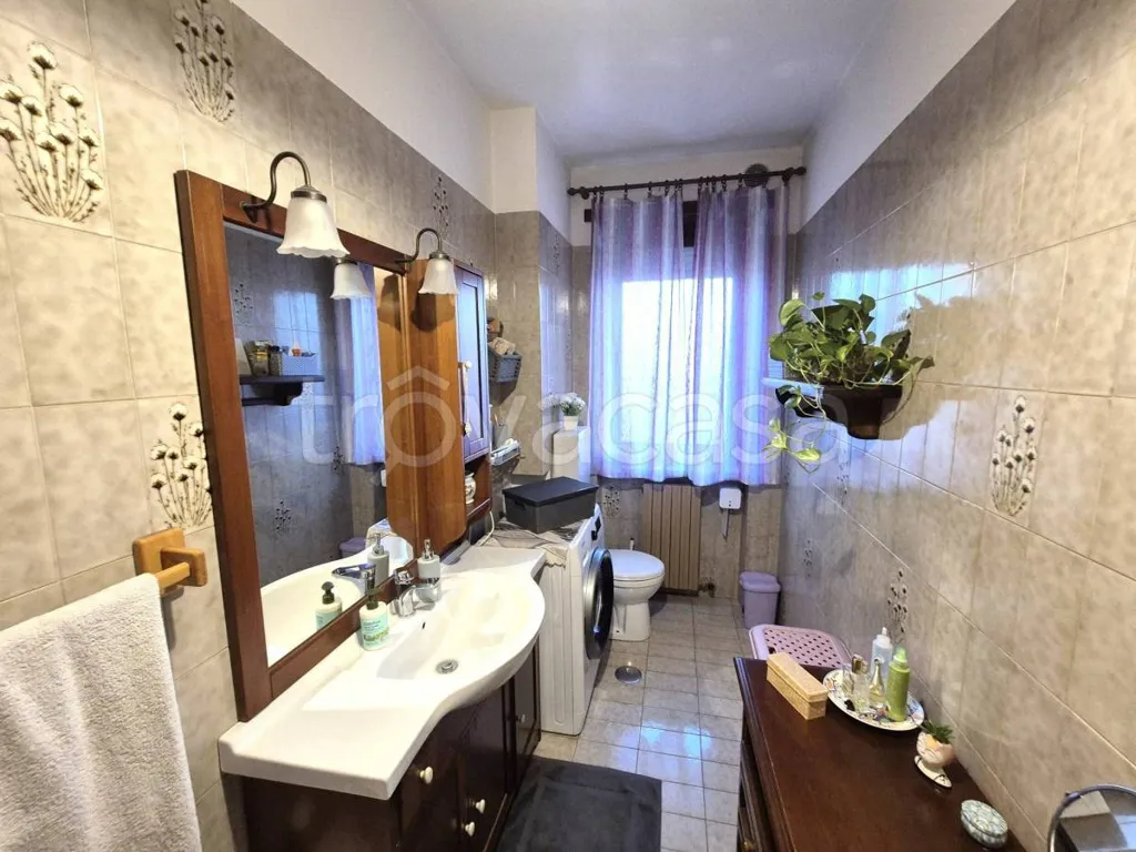 Salles de bain - Two-Storey Apartment with Balcony in Vinovo