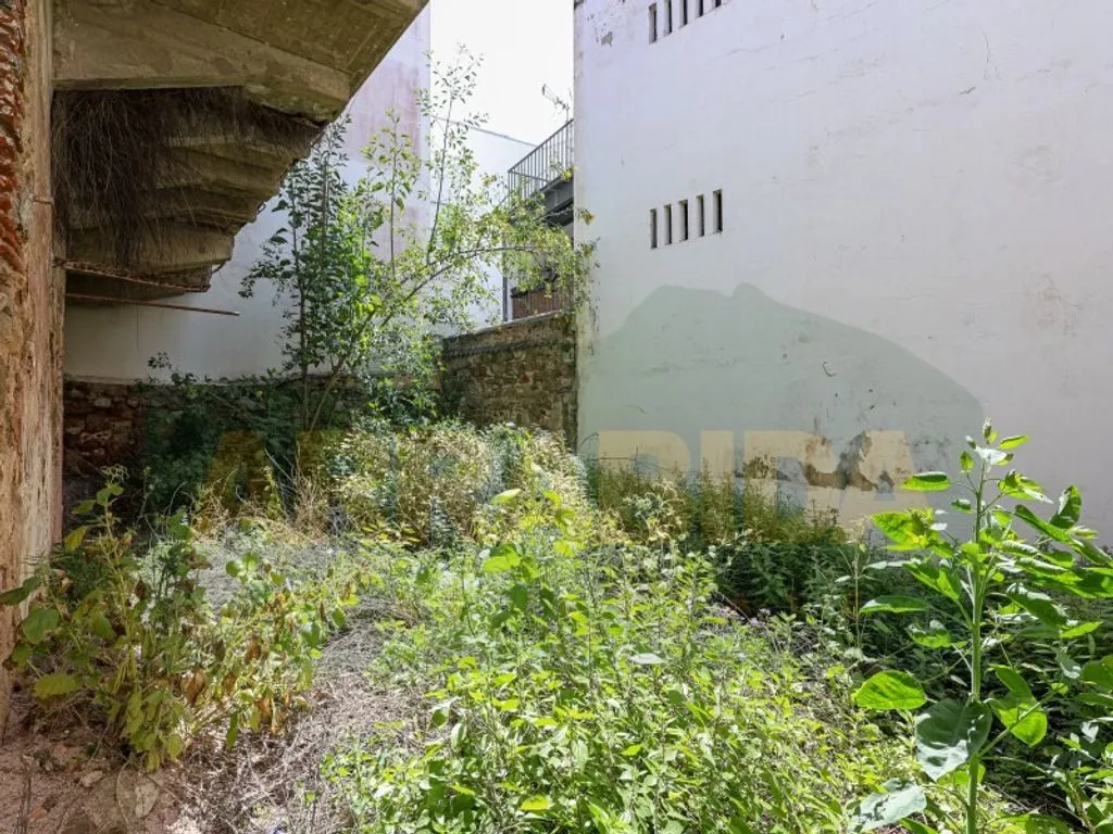 Jardin - Luxury Apartment Complex for Renovation in Sesimbra
