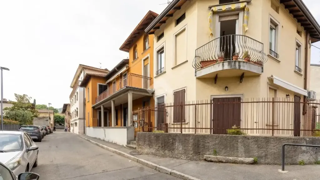 Välivaade - Trilocale with Balcony in Bergamo