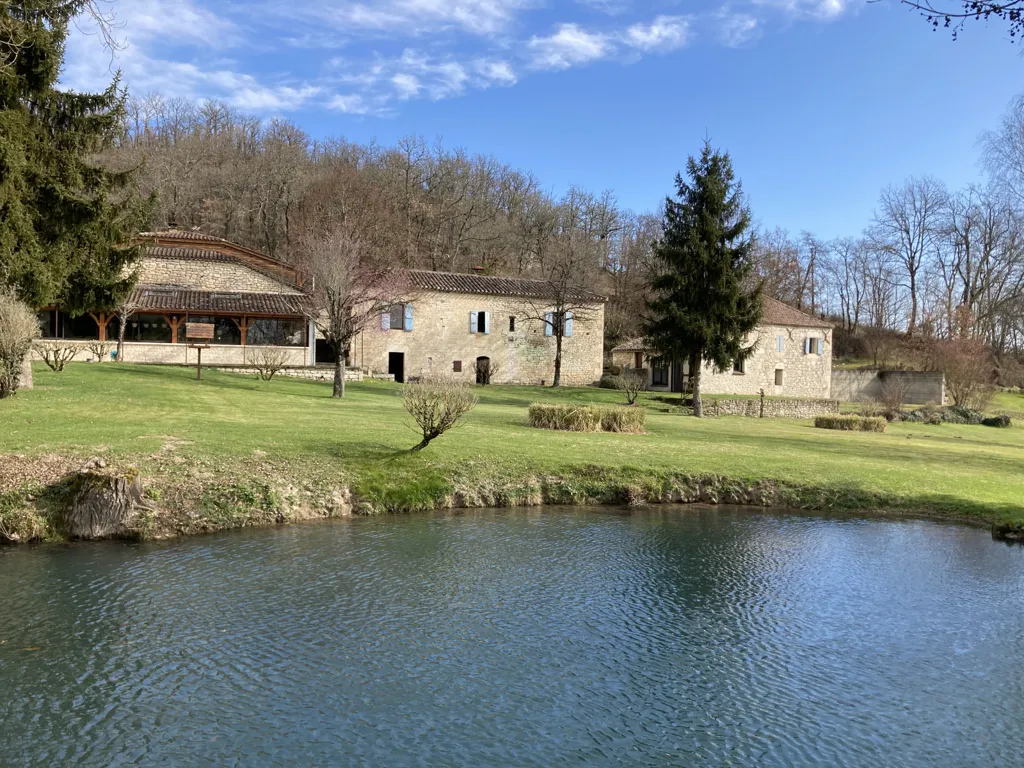 Extérieur - Propriété Rurale avec 3 Maisons et Atelier à Montcuq