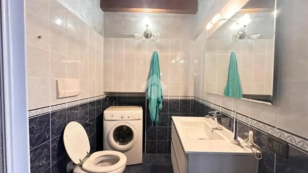 Salles de bain - Rearranged Apartment with Central Location in Curno