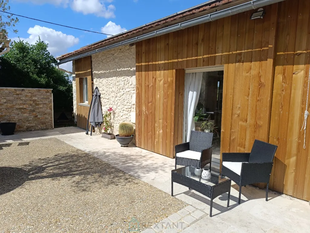 Terrasse - Ferme Rénovée avec 2 Gîtes et Cour Intérieure à Périgueux