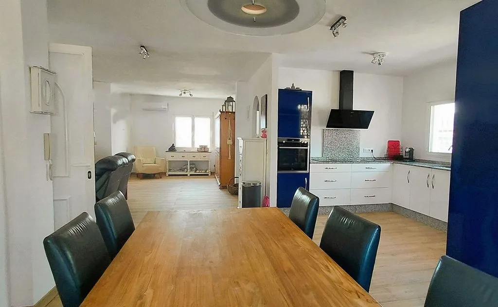 Salle à manger - Villa with Pool and Terrace in La Marina