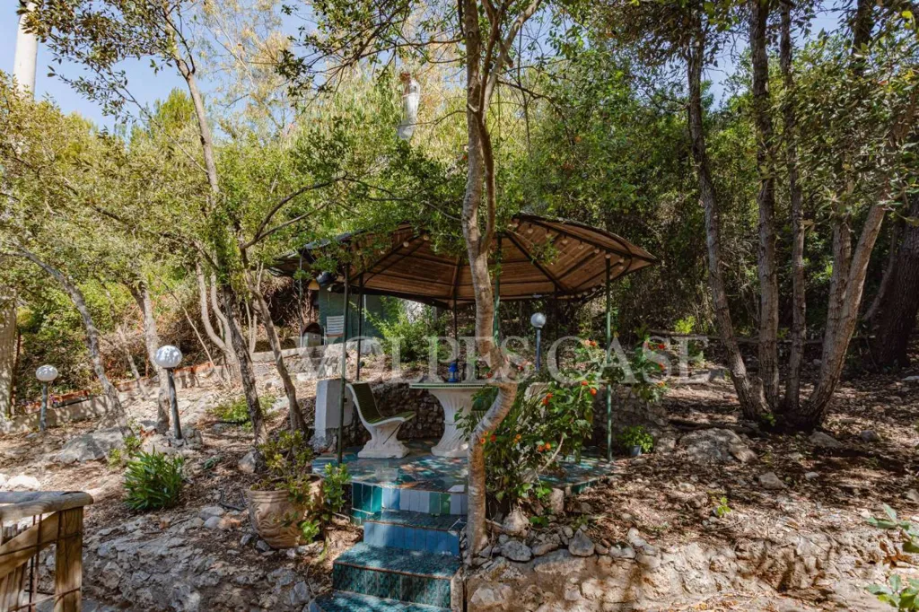 Aed - Villa with Private Garden near Punta Rossa