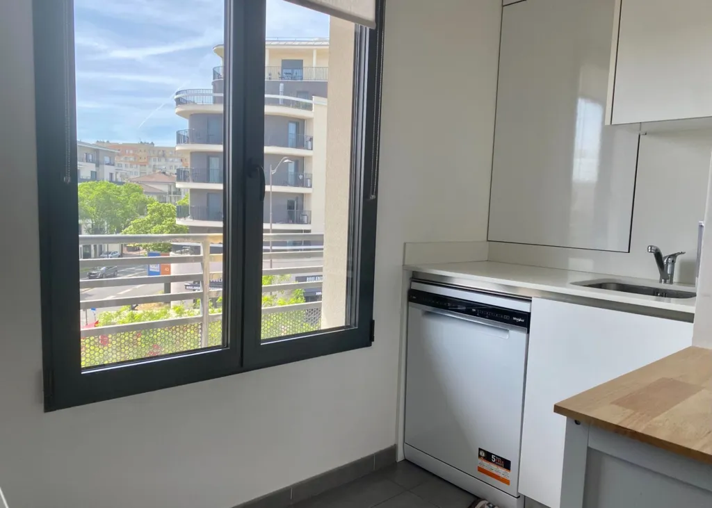 Cucina - Duplex Apartment with Balcony in Nanterre