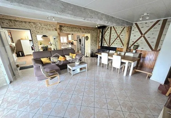 Söögituba - House with Pool and Terrace in Montendre Area