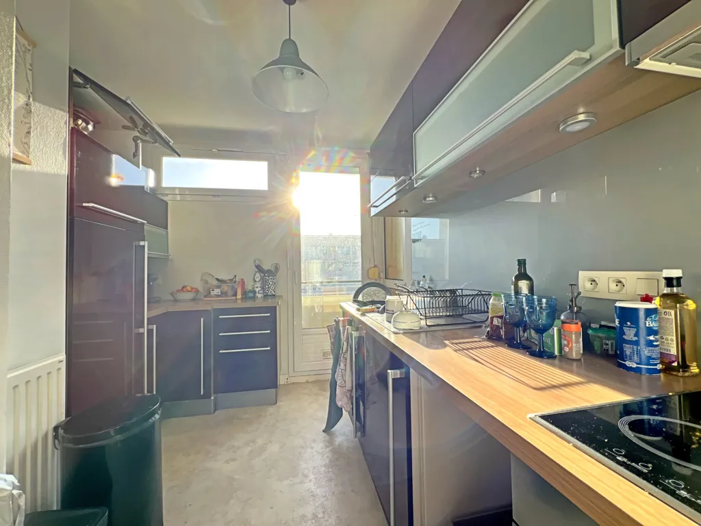 Cuisine - Appartement T4 avec Balcon à Rennes - Bourg l’Évêque