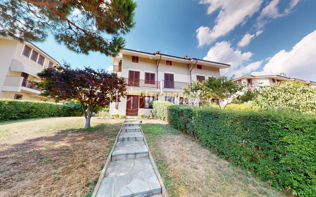 Jardin - Three-Level Townhouse with Private Garden in Bra