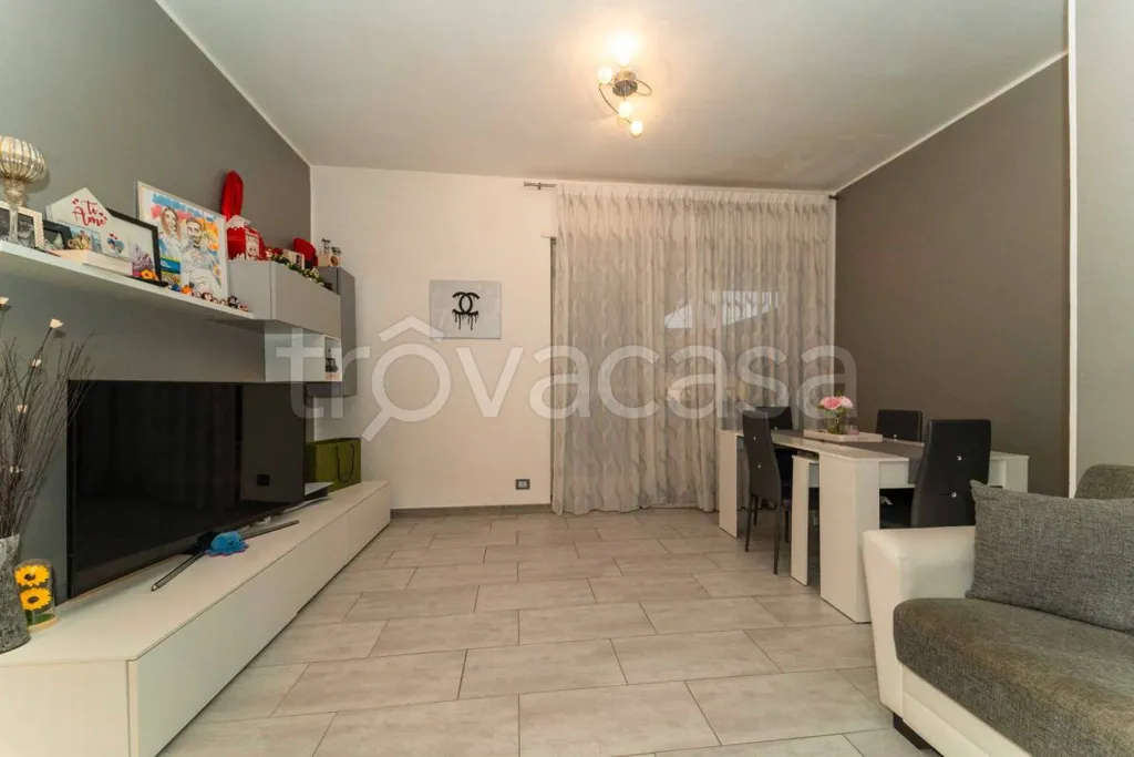 Elutuba - Rusticated Flat with Terrace in Moncalieri
