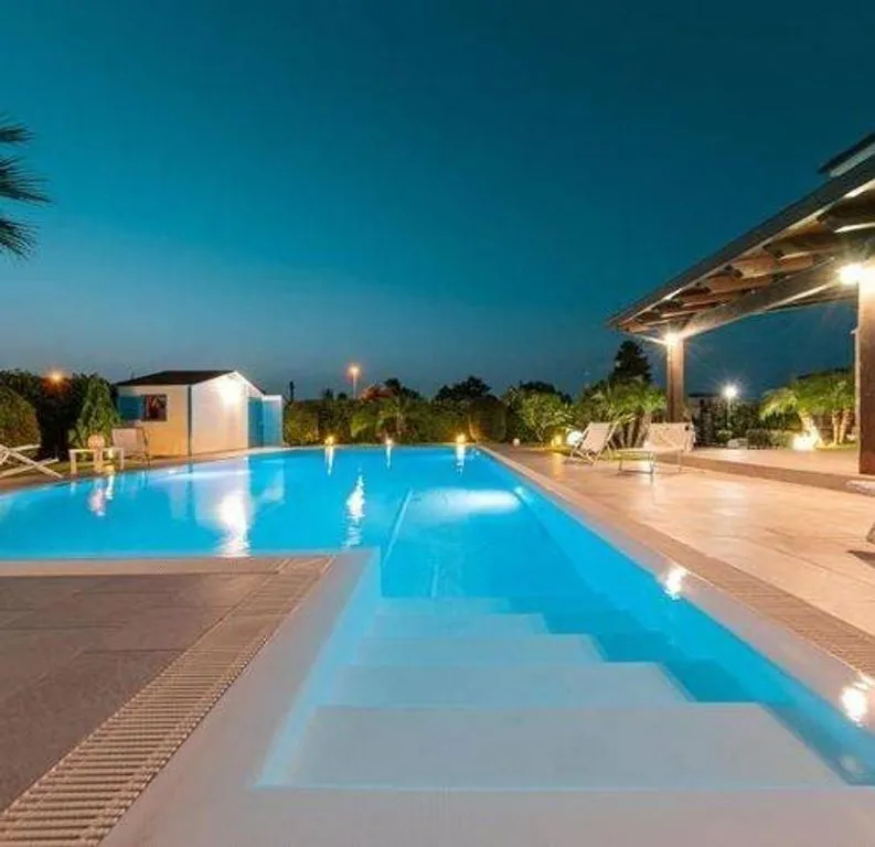 Piscine - Luxury Villa with Pool in Campofelice di Roccella