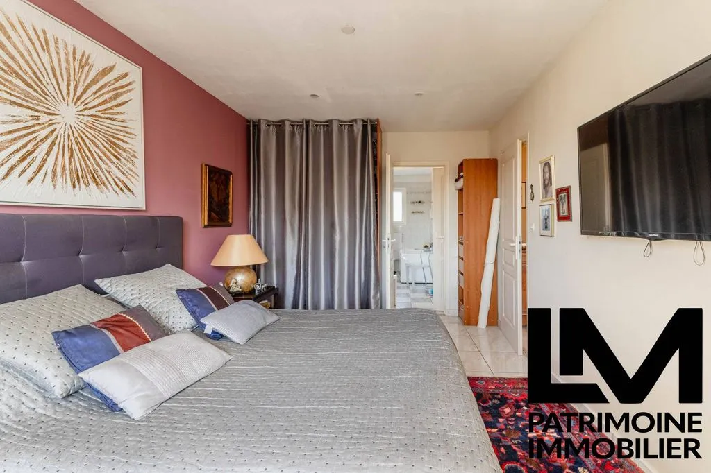 Bedrooms - Luxury Villa with Pool in Agde