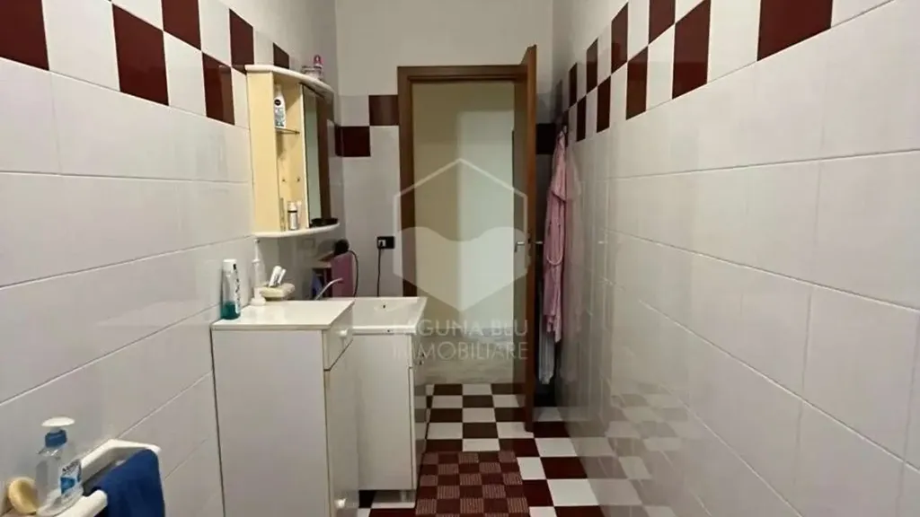 Salles de bain - Ground Floor Apartment with Balcony in Marsala