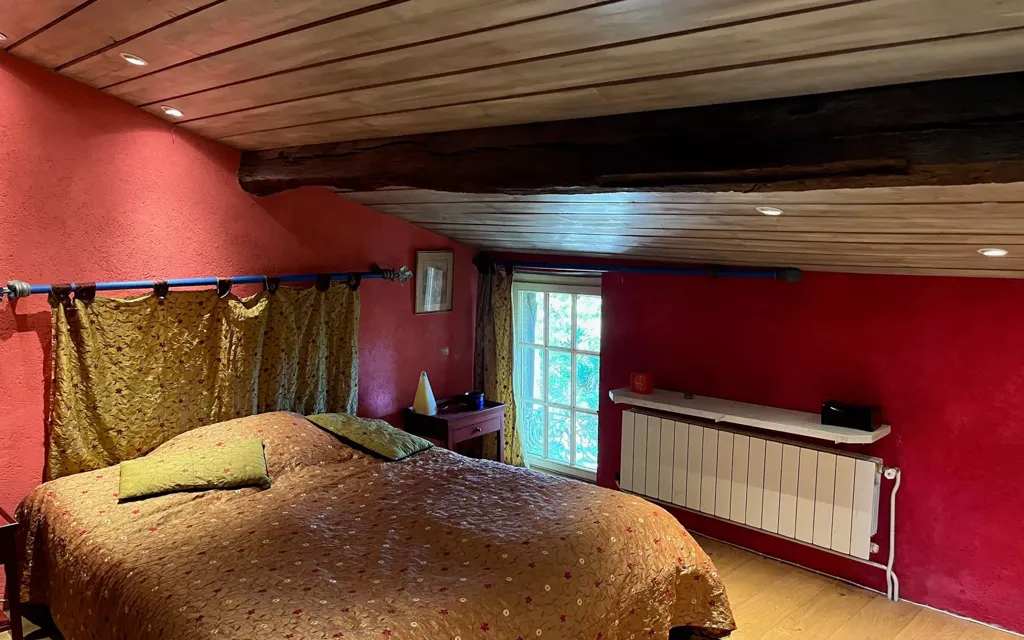 Chambres - Maison en Pierre avec Piscine à Dommartin