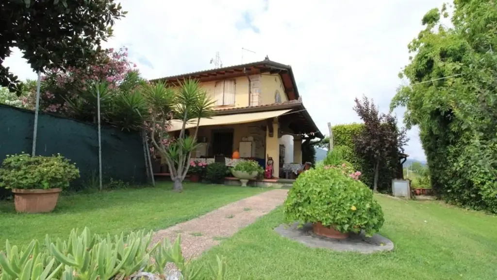 Jardin - Two-Unit Villa with Garden in Forte Dei Marmi
