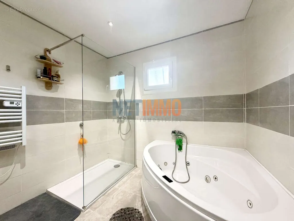6-room house in Vauvert
