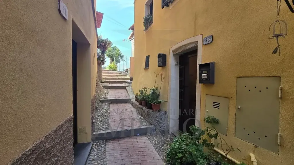 Jardin - Historic Bilocale in Ventimiglia