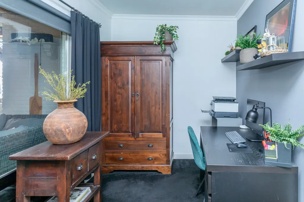 Bureau - Dual Dwelling with Office Space in Ochten