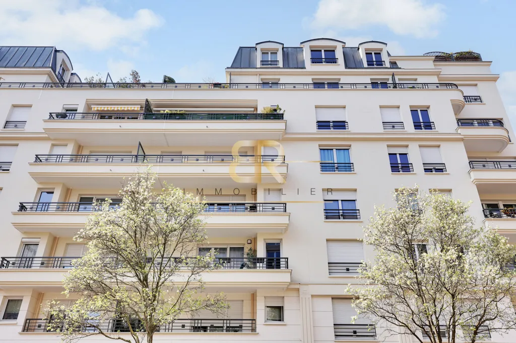 Välivaade - 3-Piece Apartment with Balcony in Châtillon