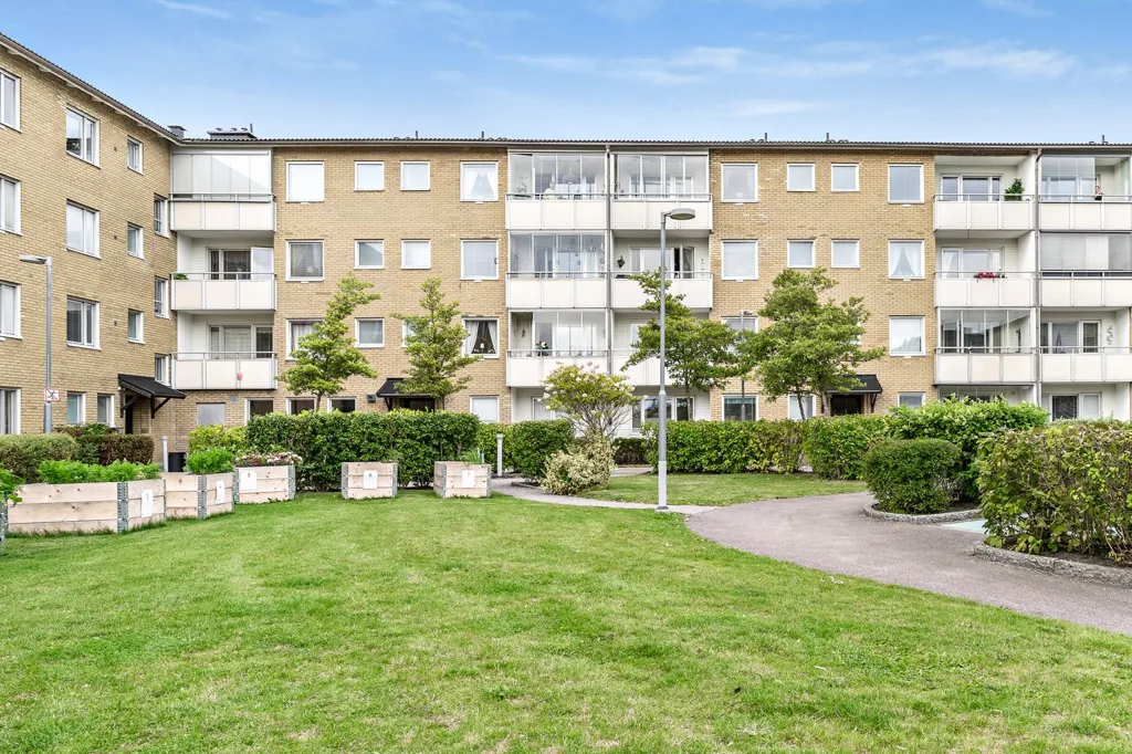 Giardino - Apartment with West-Facing Balcony in Göteborg