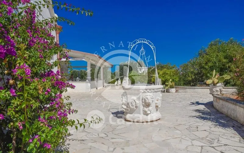 Terrass - Trullo-Style Villa with Pool in Ostuni