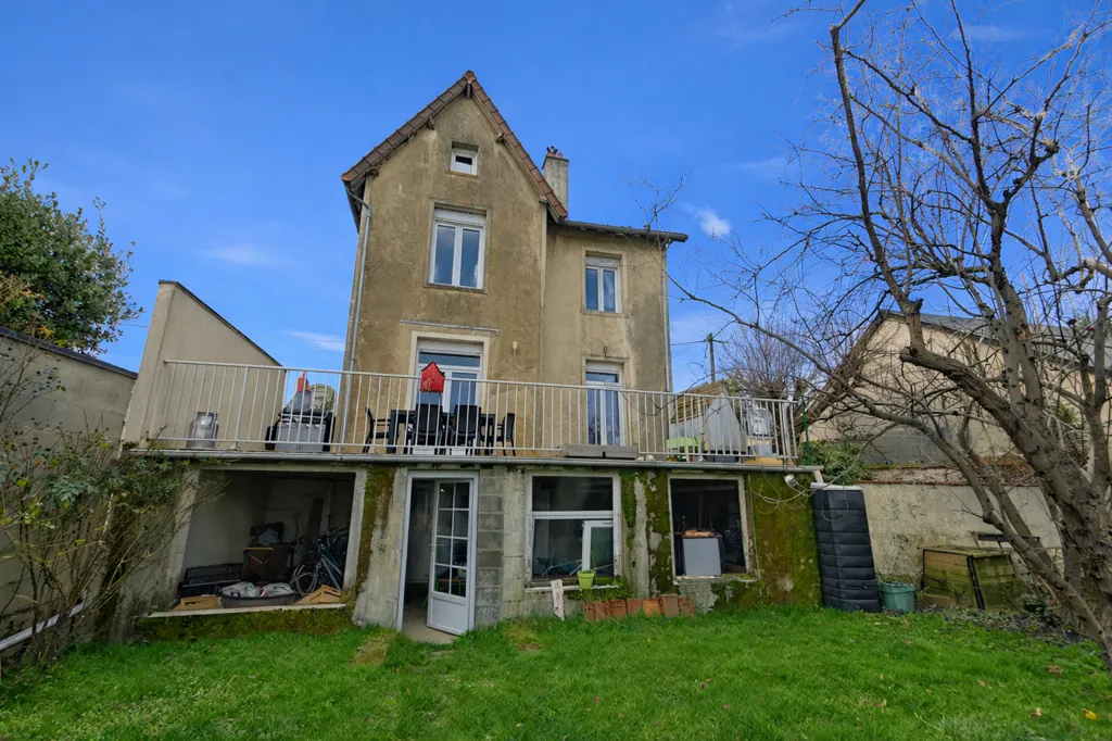 Extérieur - Maison des Années 30 avec Terrasse à Châtellerault