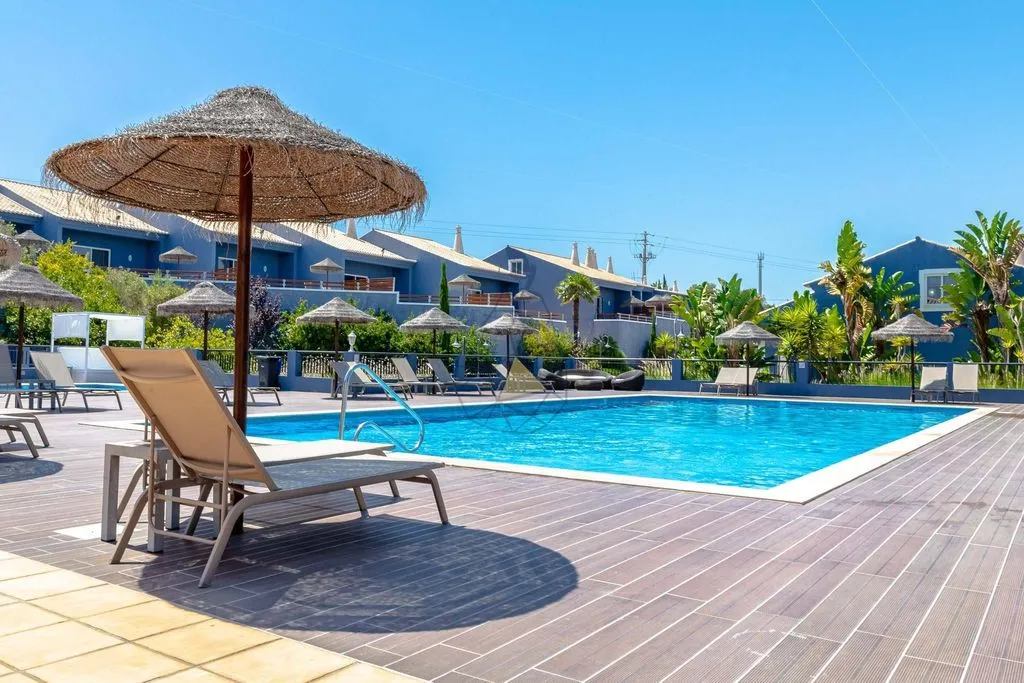 Bassein - Operational Resort Hotel with Villas in Praia Da Luz