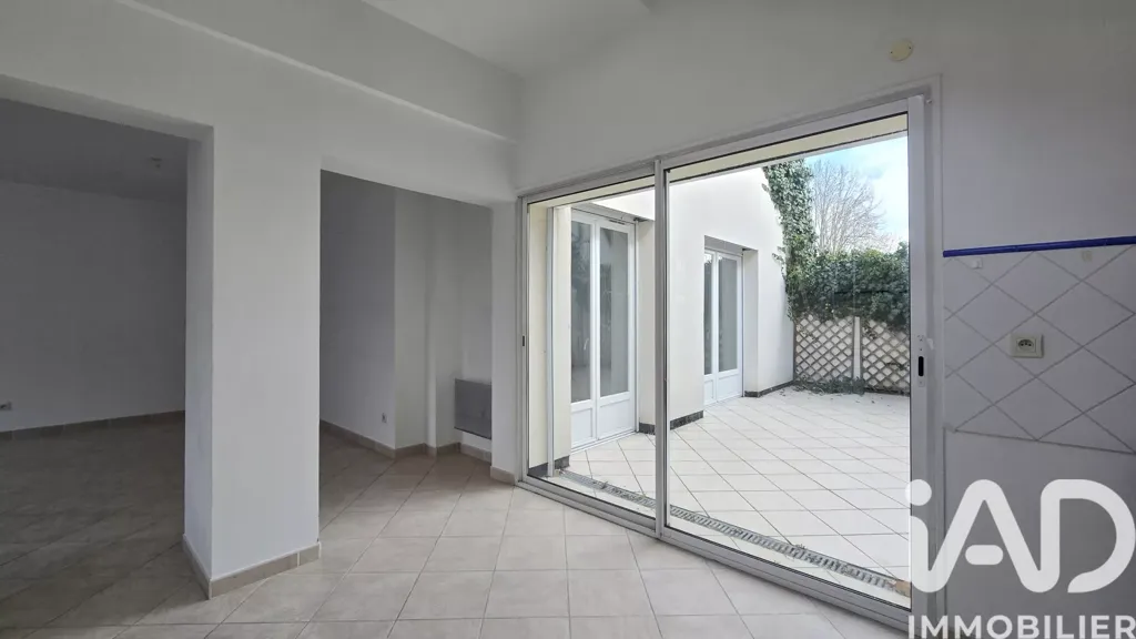 Terrazza - 3-Bedroom Flat with Terrace in Vernon Centre