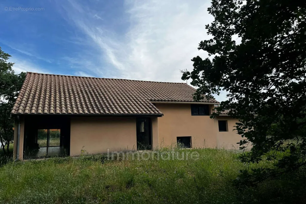 Esterno - Villa with Garden in Laroque