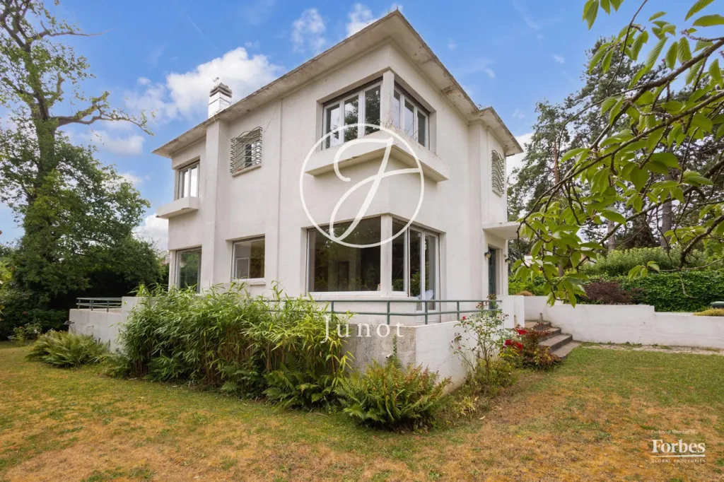 Välivaade - Character House with Garden in La Celle Saint-Cloud