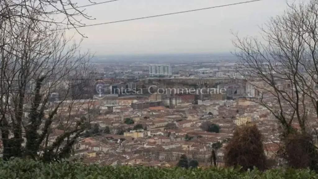 Panoramic Villa with Private Park in Brescia