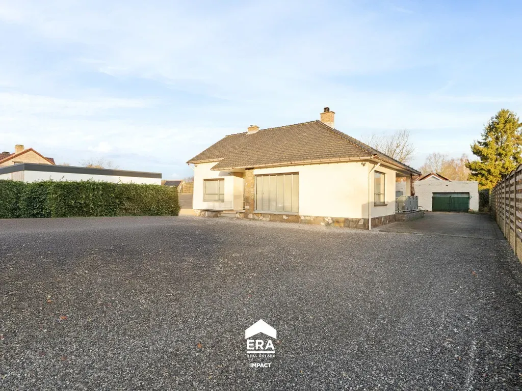 Esterno - Split-Level House with Garage in Peer