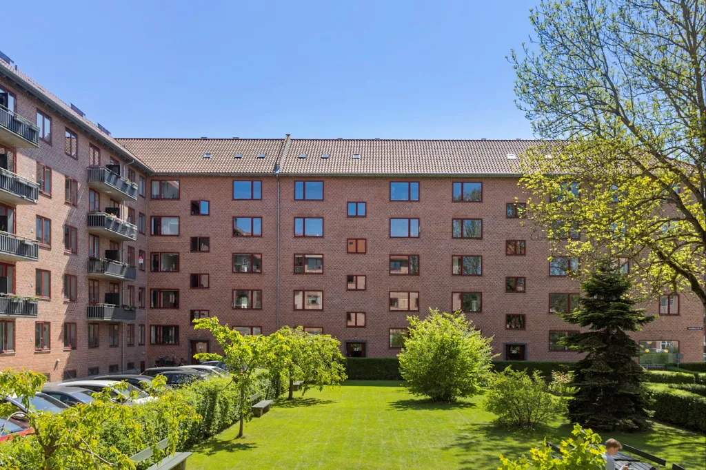 Jardin - 1932 Flats with Brick Facade in Valby