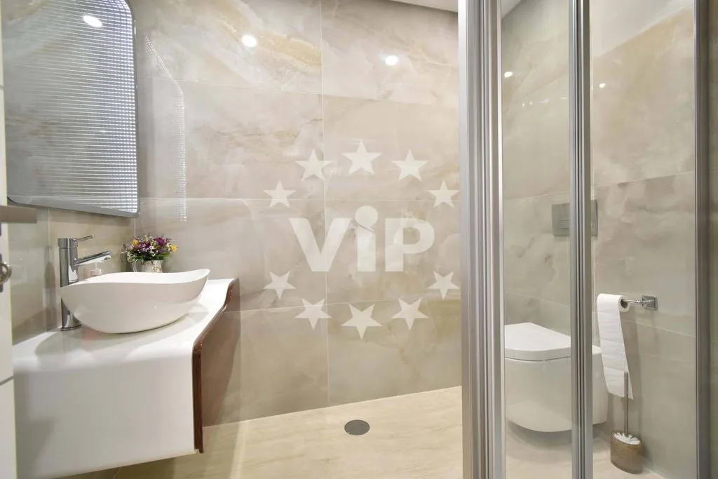 Vannitoad - Luxury Villa with Pool in Quarteira