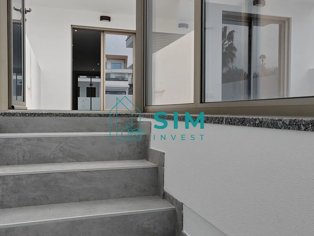 Pièces - Modern 2-Bed Apartment with Patio in Tavira
