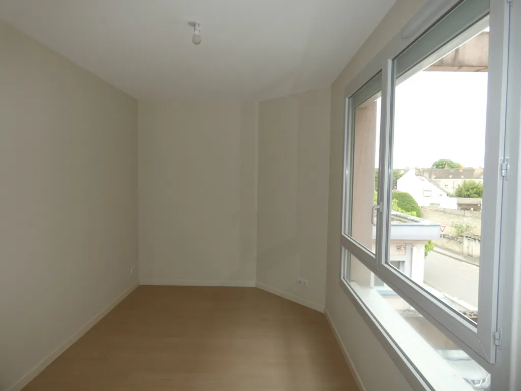 Rooms - Renovated 3-Bedroom Apartment in Beaune