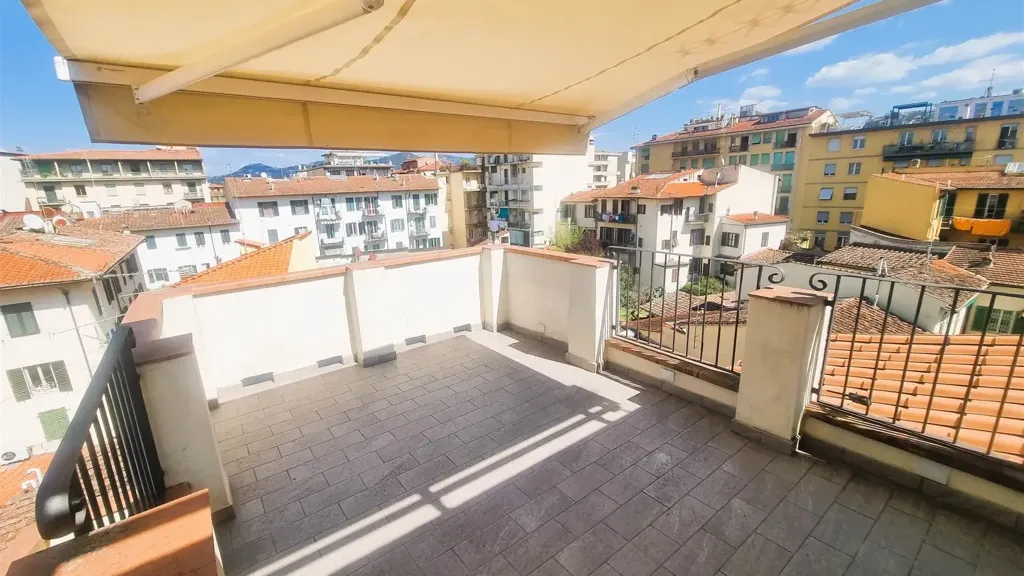 Balcone - Rustic-Style Apartment with Balcony in Florence