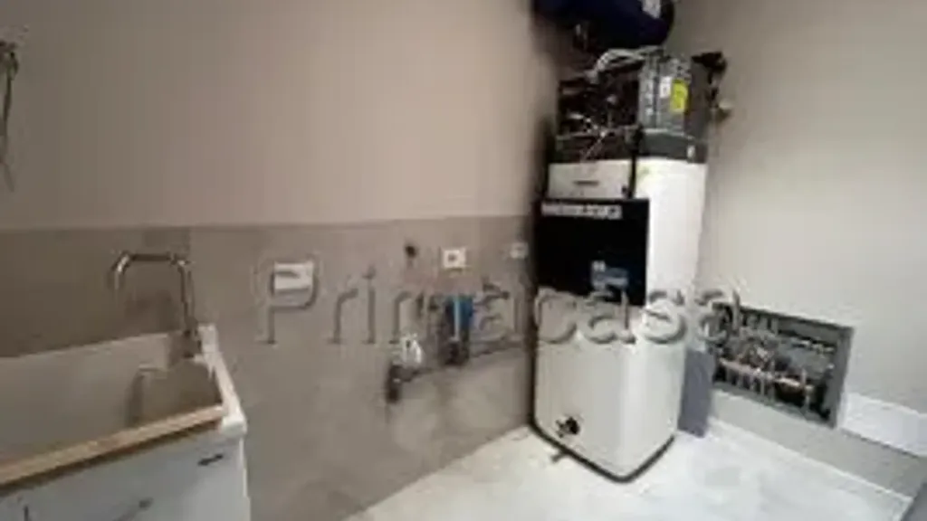 Buanderie - New Four-Bedroom Apartment with Parking in Prevalle