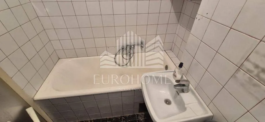Salles de bain - Apartment with Central Heating in Sesvete, Zagreb