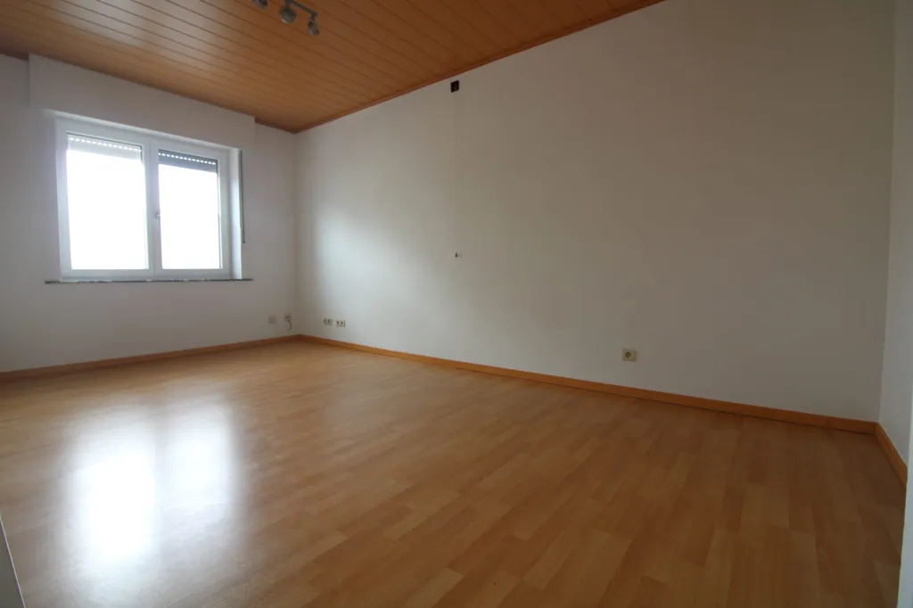 Stanze - House with Garage in Opwijk