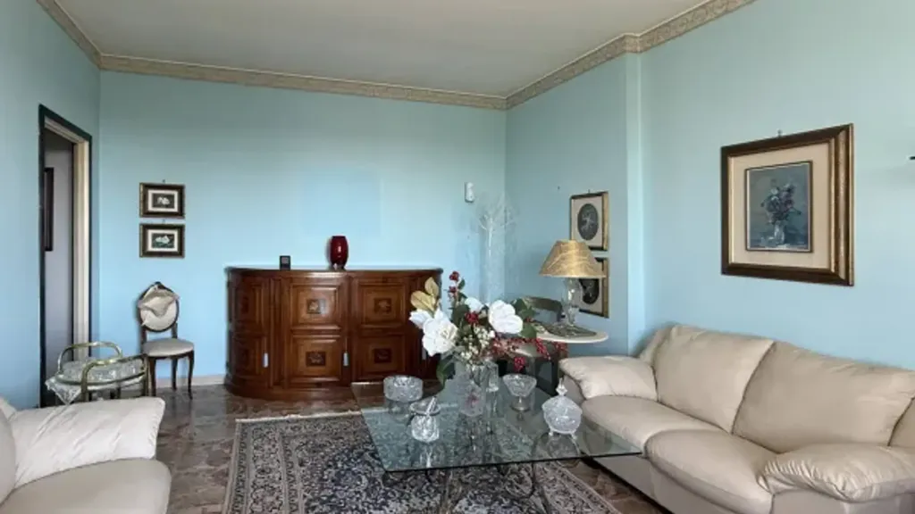 Séjour - Panoramic Apartment with Balcony in Voghera Centre