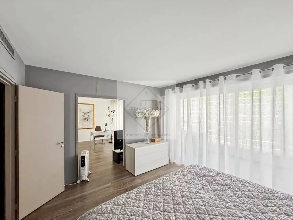 Bedrooms - Luxury Apartment with Pools in Cannes