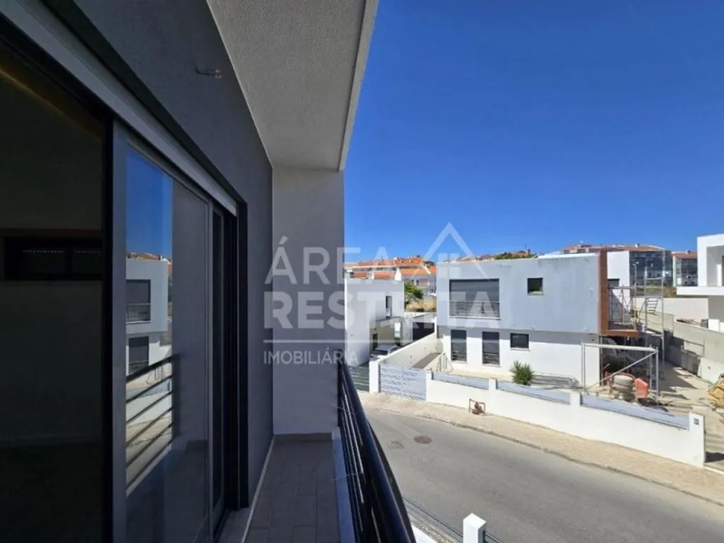 Balcon - Luxury Detached House with Garden in Almada