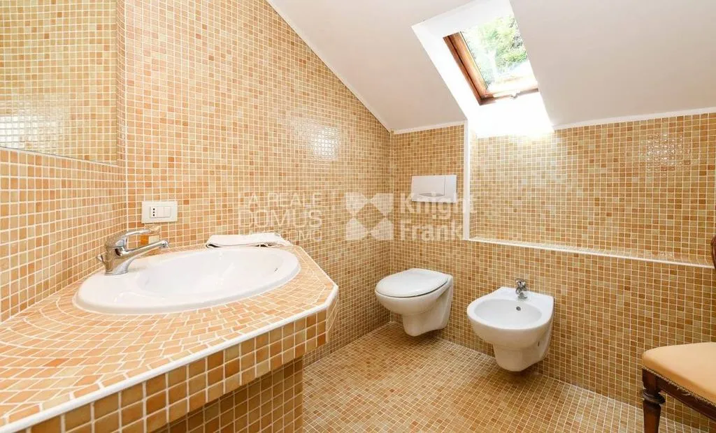Vannitoad - Villa with Pool in Guanzate, Italy