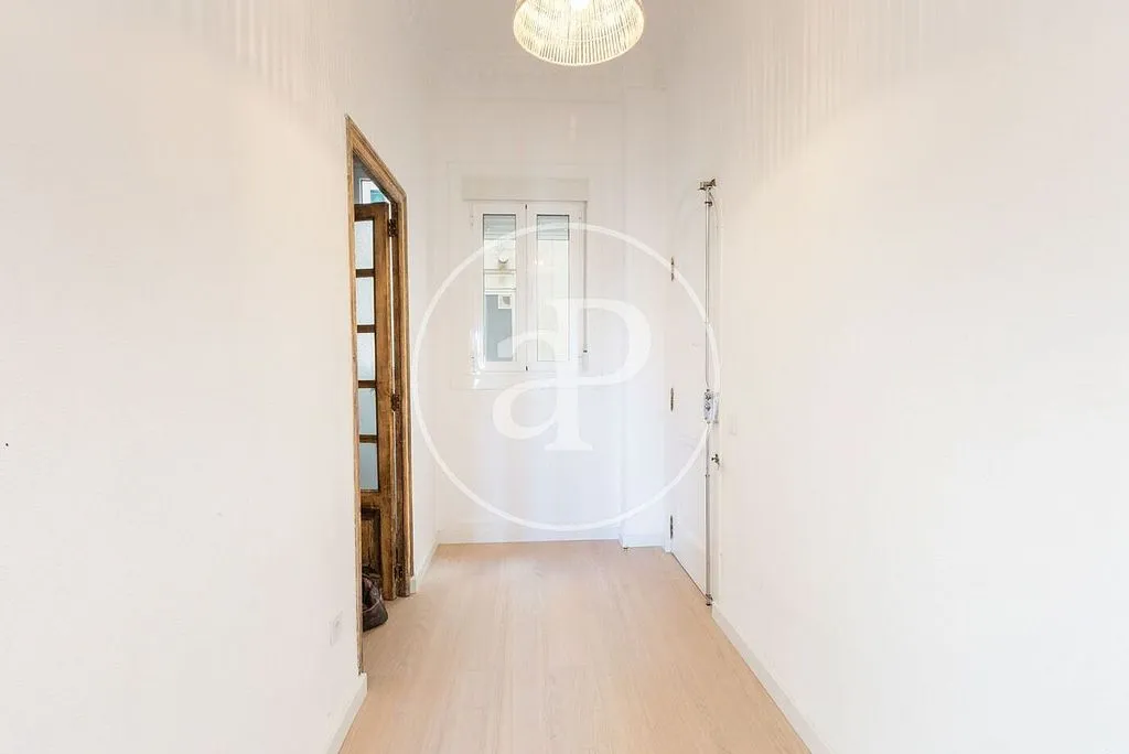 Ingresso - Renovated Apartment with High Ceilings in Arrancapins