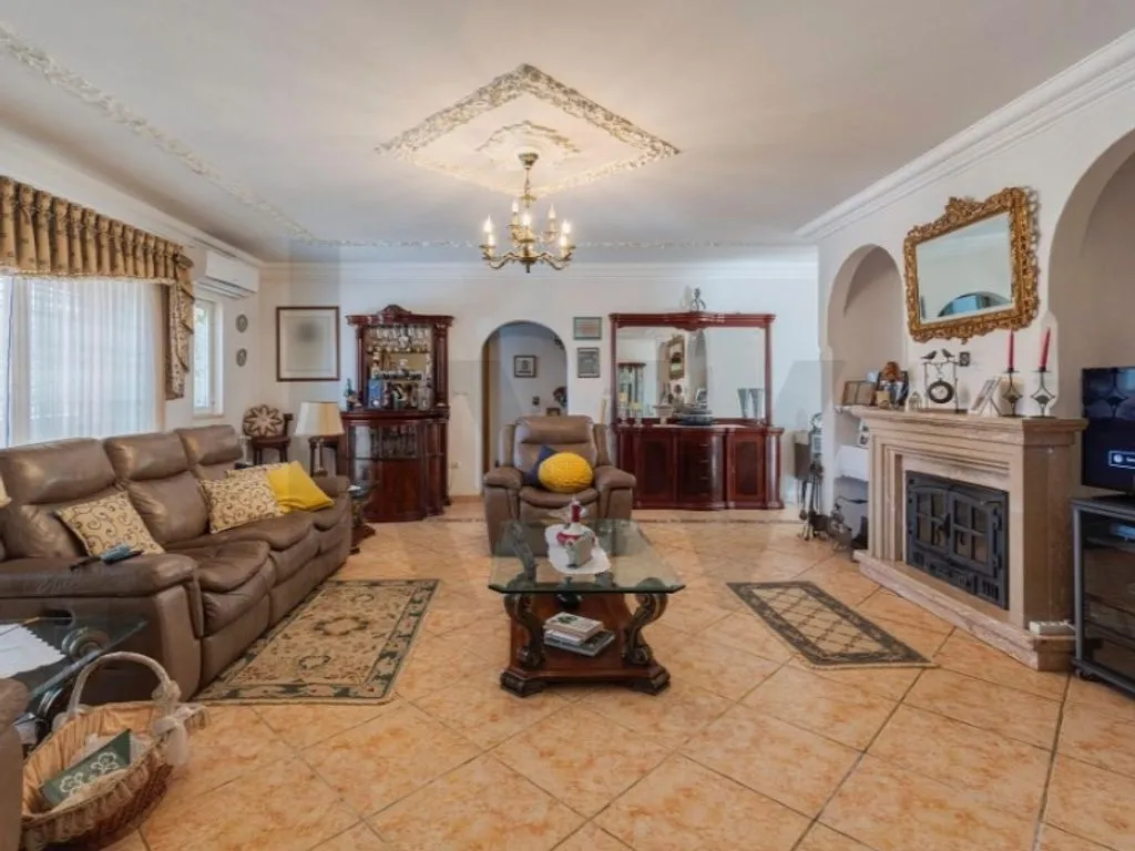 Séjour - Luxury House with Multiple Units in Setúbal