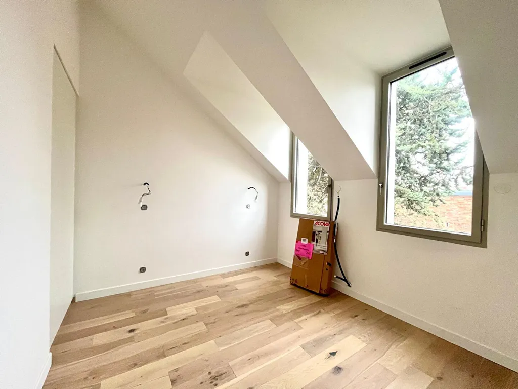 Toad - Modern House with Garden in Montreuil